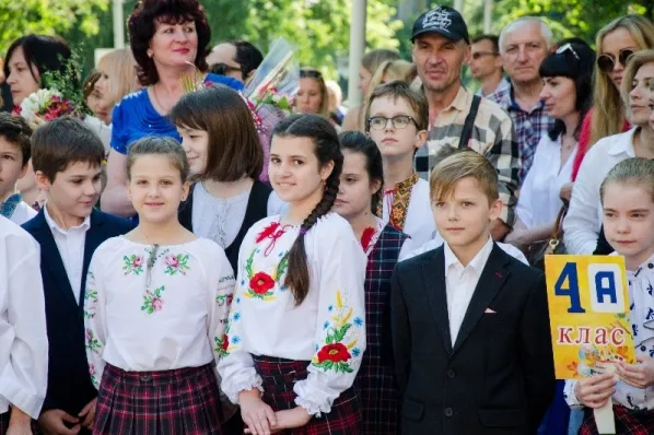 ПРОЛУНАВ ДЗВІНОК ОСТАННІЙ, СОЛОВЕЙКОМ ВІДДЗВЕНІВ…