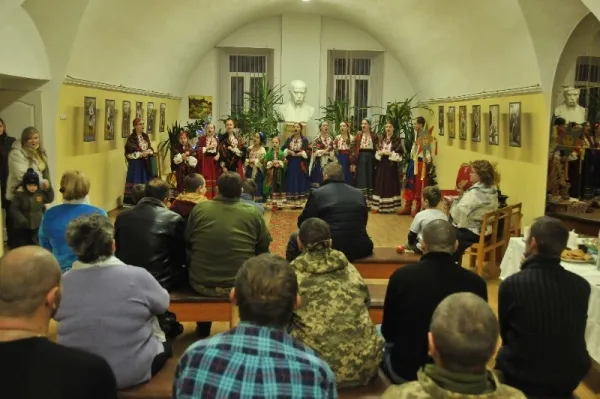 РІЗДВО У ПЕЧЕРСЬКОМУ ВІЙСЬКОВОМУ ГОСПІТАЛІ