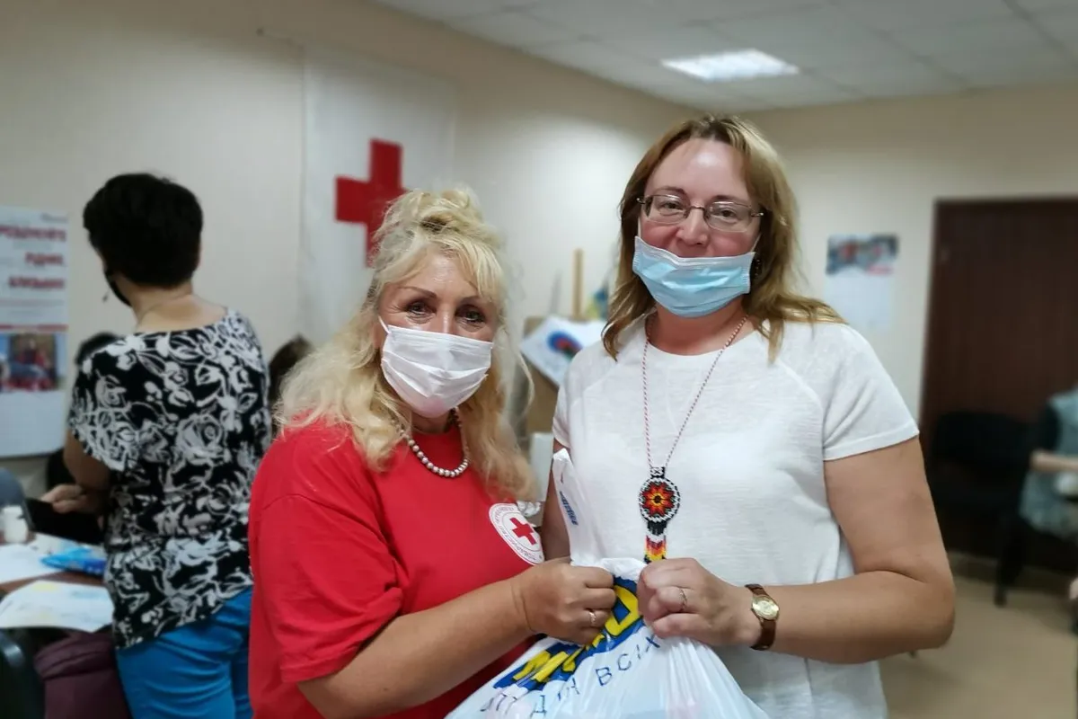 СПІВПРАЦЯ З ТОВАРИСТВОМ ЧЕРВОНОГО ХРЕСТА В КИЄВІ