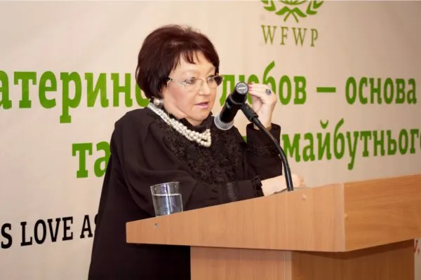 МАТЕРИНСЬКА ЛЮБОВ — ОСНОВА ІСТОРІЇ ТА ЗАПОРУКА МАЙБУТНЬОГО 2010 Р.