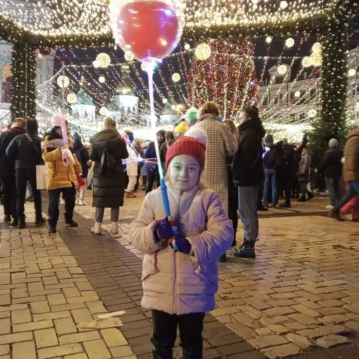 ПОМІЧНИКИ СВЯТОГО МИКОЛАЯ ПРИВІТАЛИ РОДИНИ