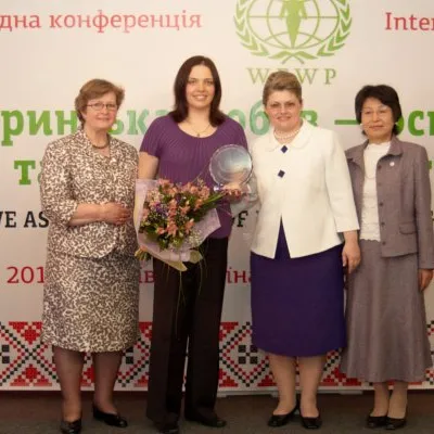 МАТЕРИНСЬКА ЛЮБОВ — ОСНОВА ІСТОРІЇ ТА ЗАПОРУКА МАЙБУТНЬОГО 2010 Р.